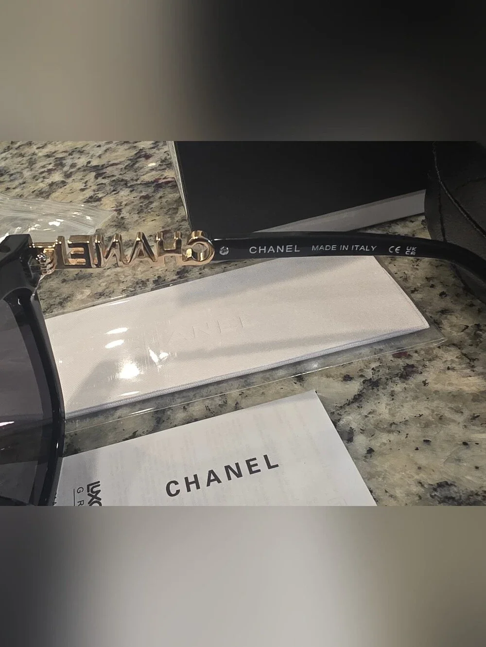 CHANEL elegant oversized